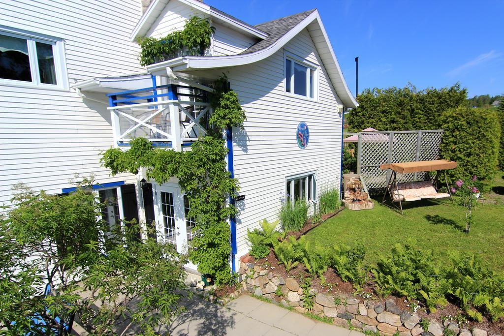 Auberge Fleurs De Lune La Malbaie Exterior photo